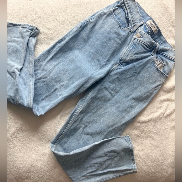 Abercrombie & Fitch Denim - Abercrombie & Fitch Light Blue Straight Ultra High Rise Jeans 28/6